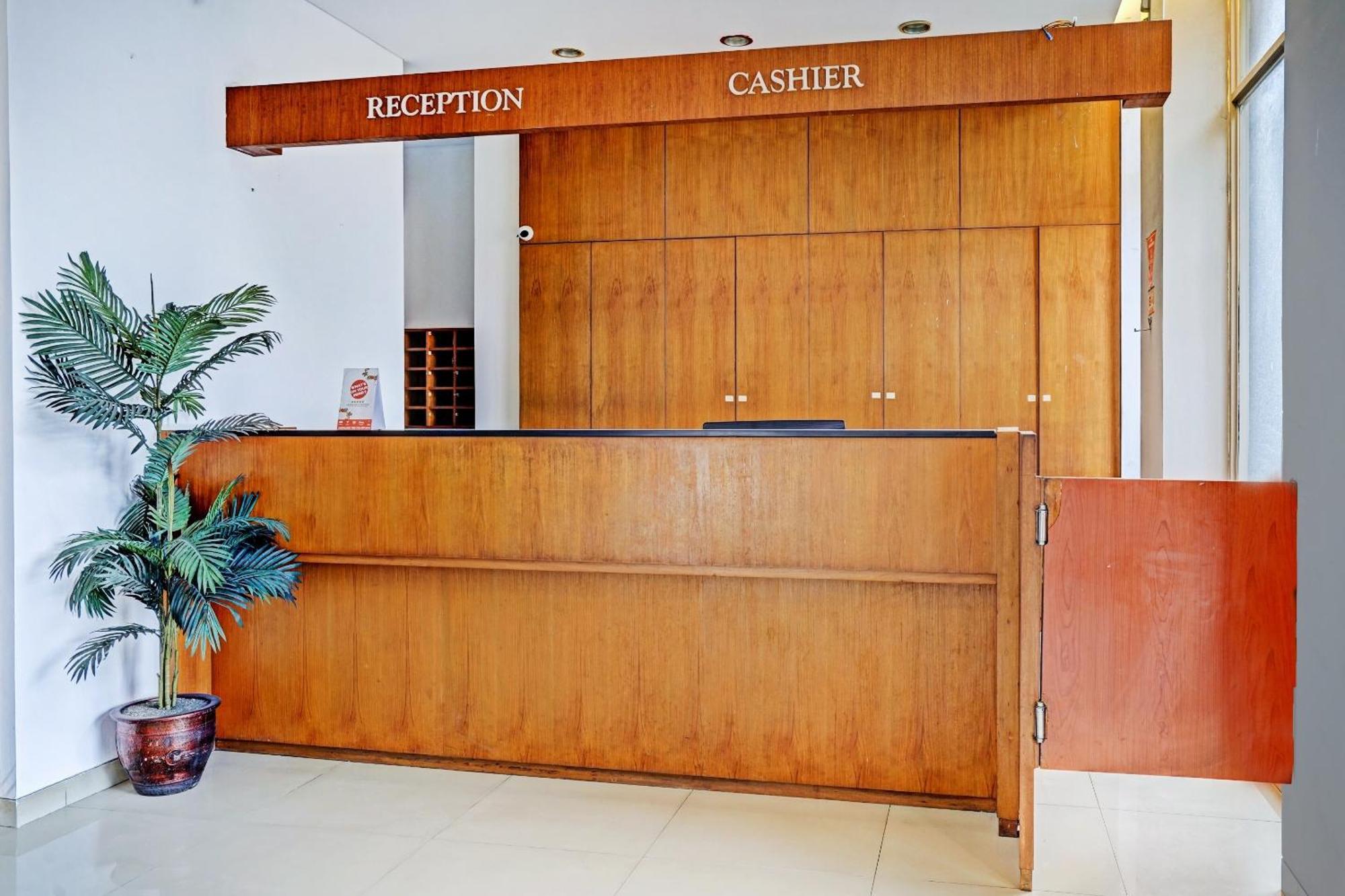 Collection O Riau Near Trans Studio Bandung Formerly Hotel Montameri エクステリア 写真