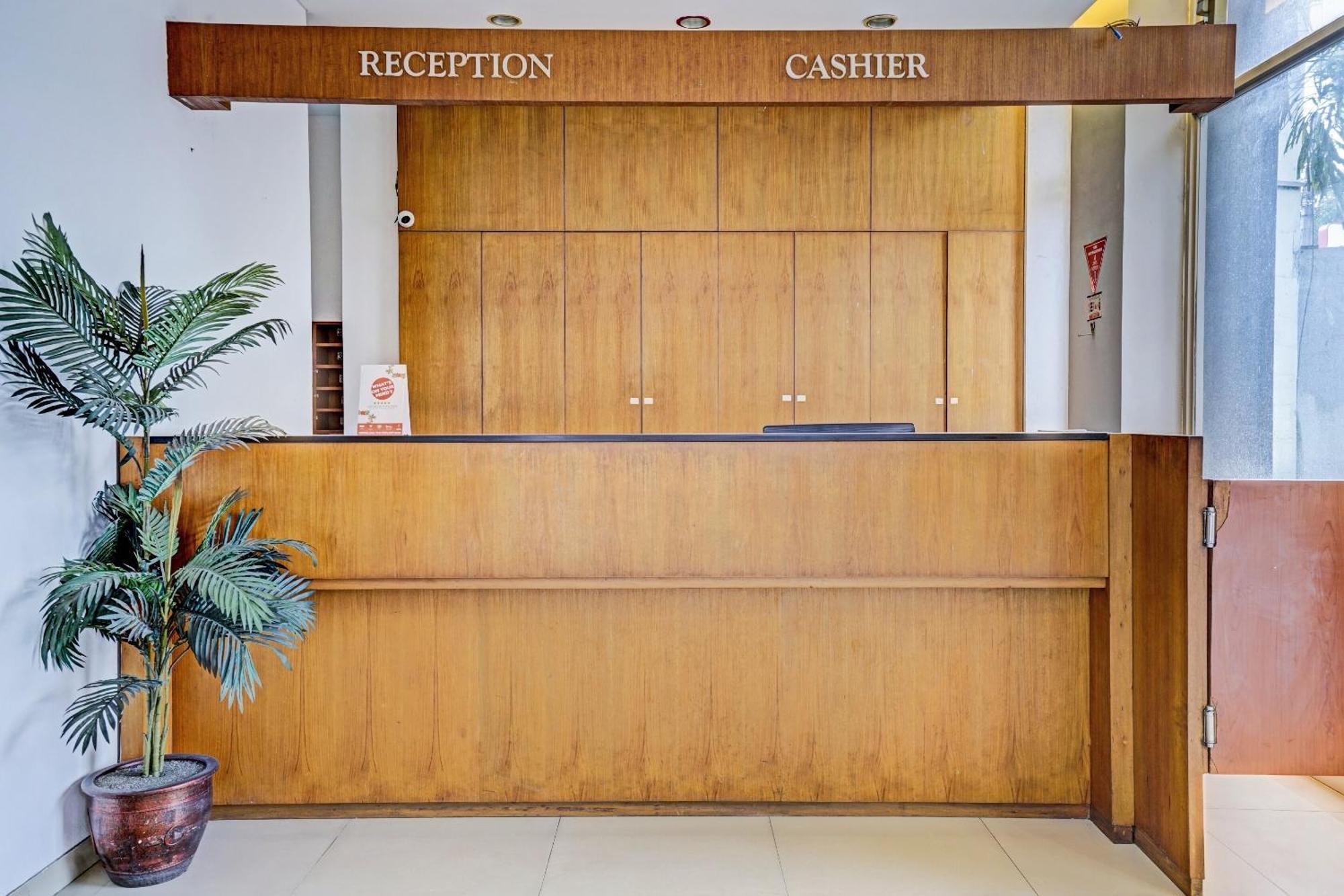 Collection O Riau Near Trans Studio Bandung Formerly Hotel Montameri エクステリア 写真